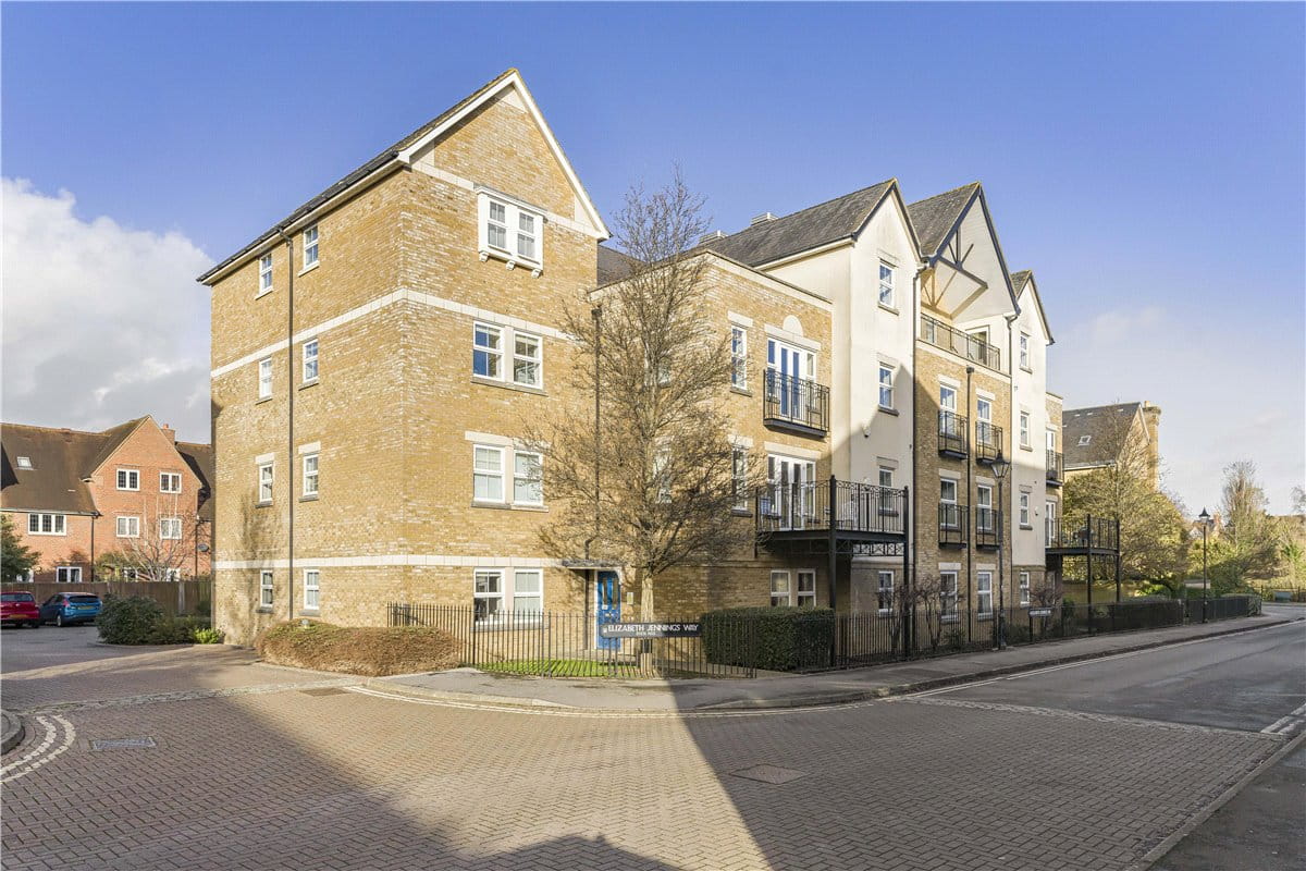 2 bedroom flat, Elizabeth Jennings Way, Oxford OX2 - Available