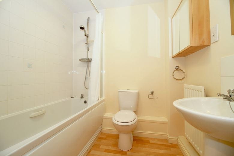 2 bedroom flat, Staniland Court, Abingdon OX14 - Available