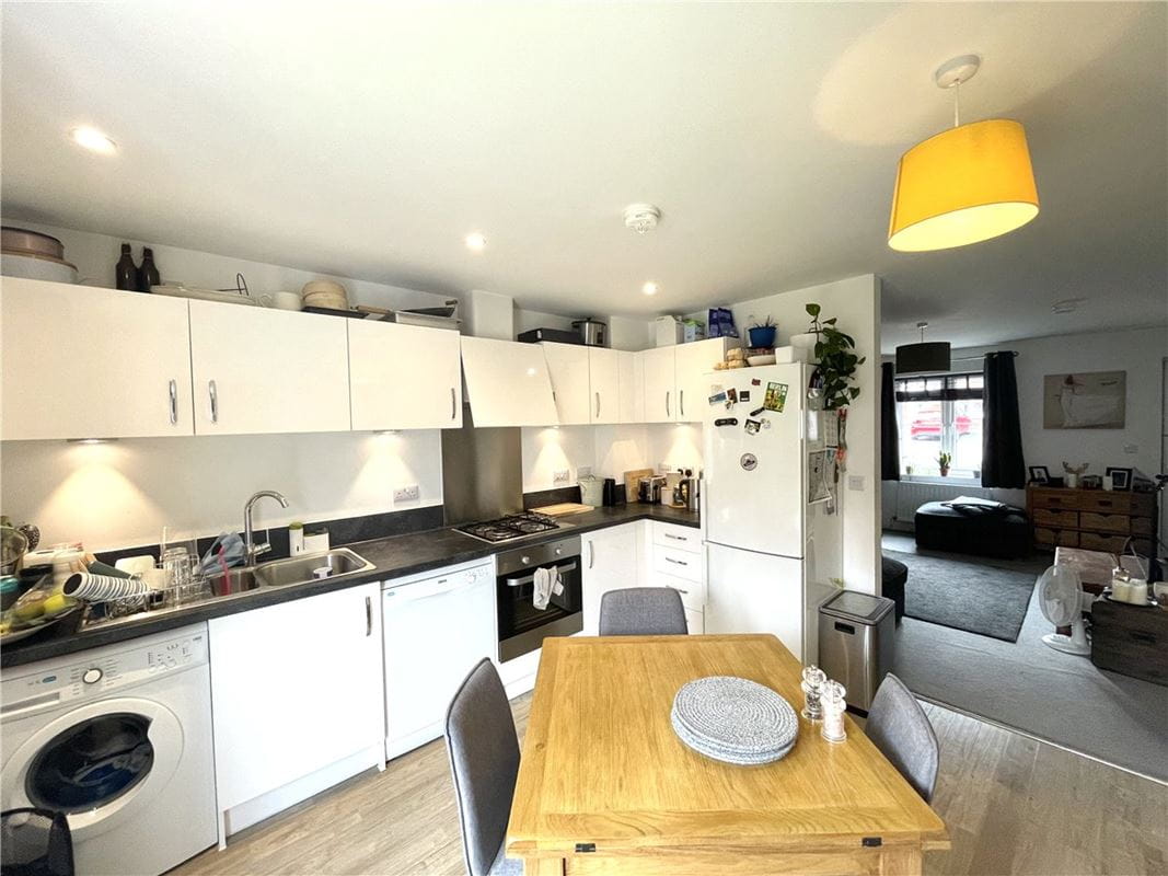 2 bedroom house, Merevale Close, Daventry NN11 - Let Agreed