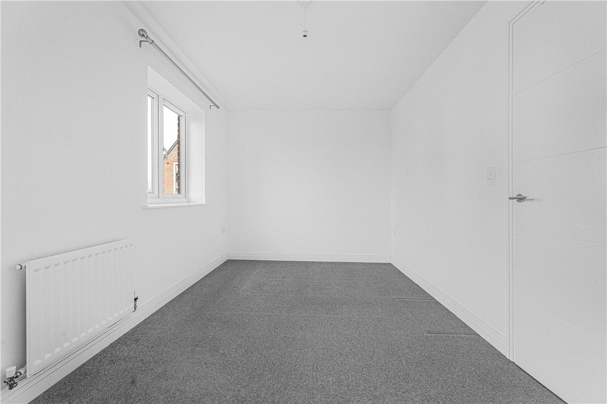 3 bedroom house, Butcher Crescent, Glebe Farm MK17 - Available