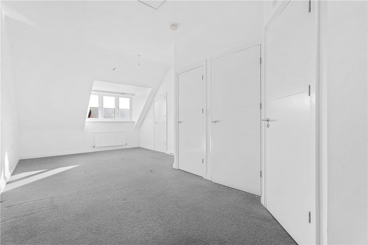 3 bedroom house, Butcher Crescent, Glebe Farm MK17 - Available