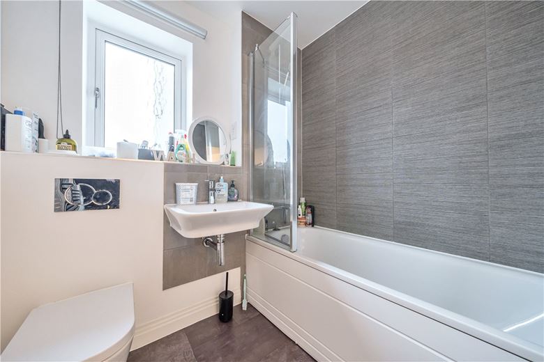 1 bedroom flat, Croxden Way, Daventry NN11 - Let Agreed