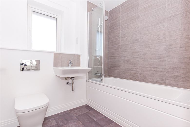 3 bedroom house, Wheatfield Drive, Curbridge OX29 - Let Agreed