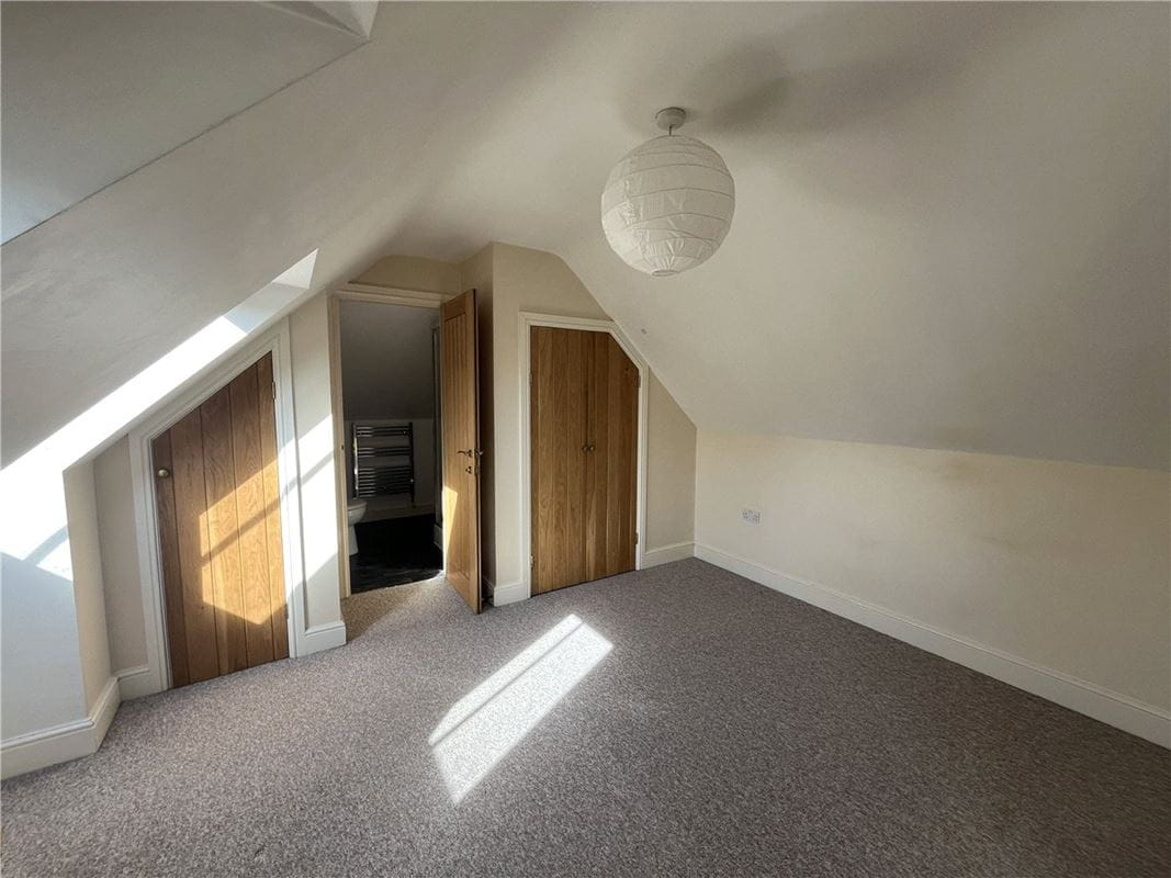 1 bedroom flat, High Street, Whitchurch on Thames RG8 - Available