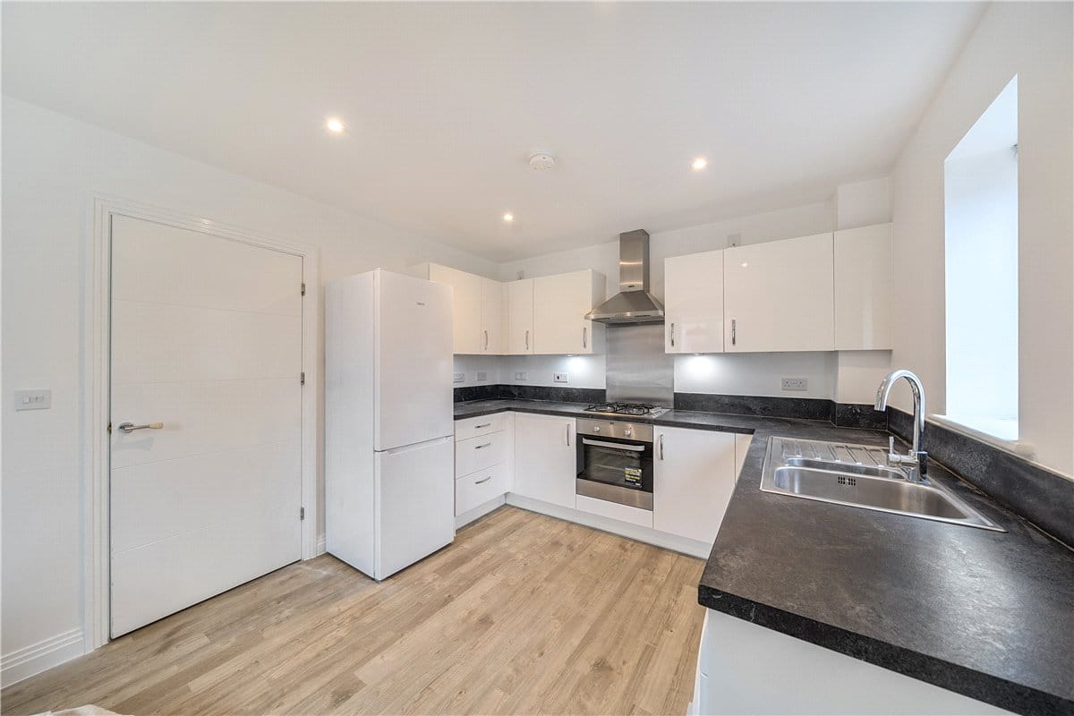 3 bedroom house, Fearnley Close, Glebe Farm MK17 - Let Agreed