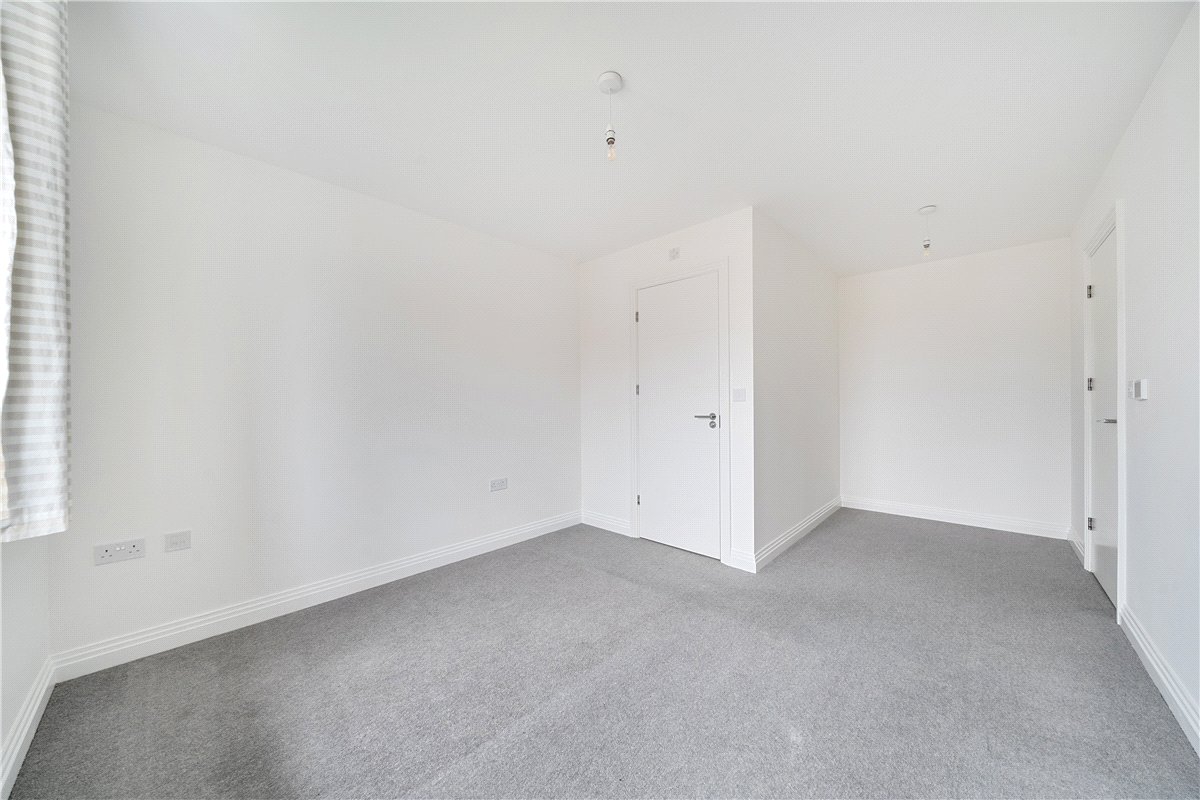 3 bedroom house, Fearnley Close, Glebe Farm MK17 - Let Agreed