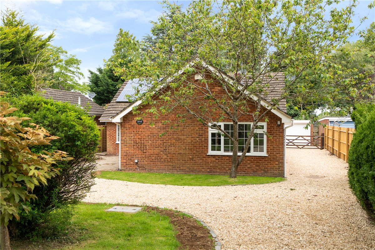 3 bedroom bungalow, Nash Lee Lane, Wendover HP22 - Available