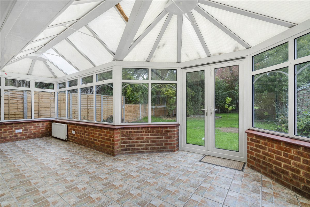 3 bedroom bungalow, Nash Lee Lane, Wendover HP22 - Available