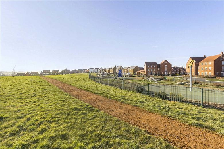 2 bedroom flat, Thenford Way, Banbury OX16 - Available