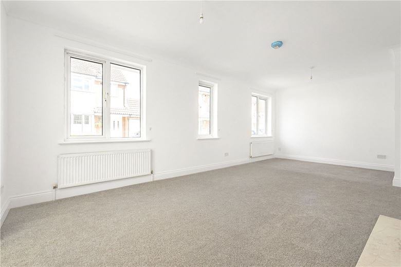 2 bedroom bungalow, Pantile Close, Witham CM8 - Available