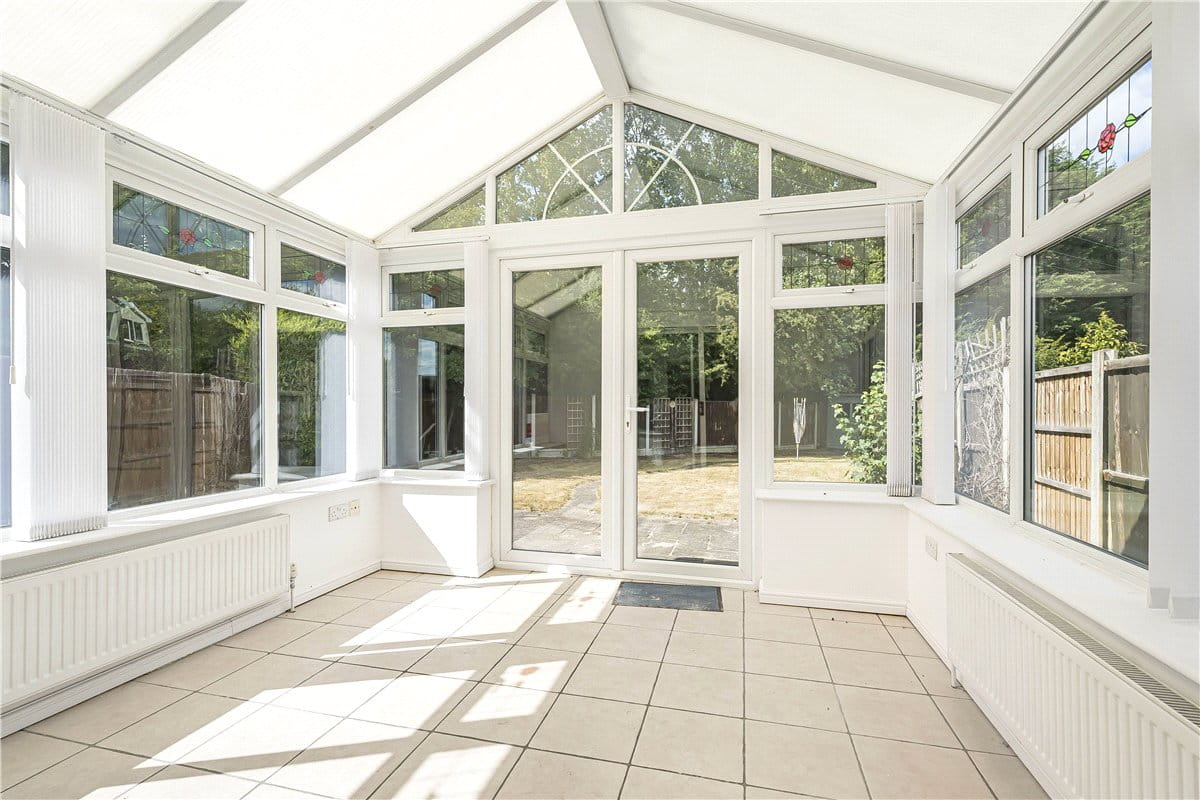 2 bedroom bungalow, Pantile Close, Witham CM8 - Available