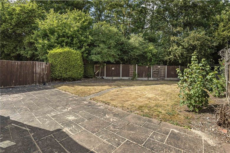2 bedroom bungalow, Pantile Close, Witham CM8 - Available
