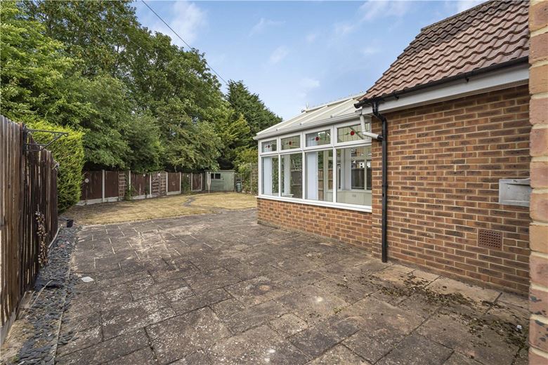 2 bedroom bungalow, Pantile Close, Witham CM8 - Available