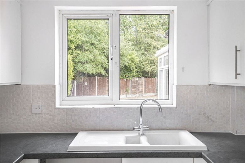 2 bedroom bungalow, Pantile Close, Witham CM8 - Available