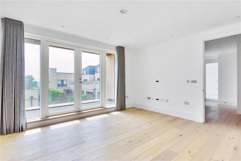 3 bedroom flat, Granville Court, Granville Road BA1