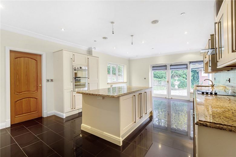 6 bedroom , Whitmore Heath, Newcastle ST5 - Available