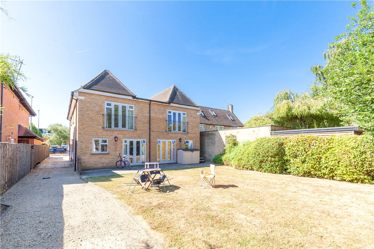 2 bedroom flat, Sunderland Avenue, Oxford OX2 - Let Agreed