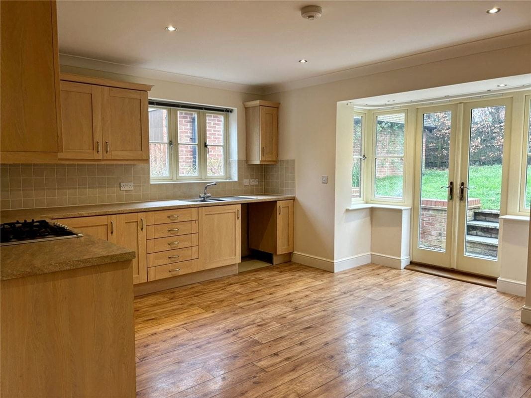 5 bedroom house, High Street, Long Wittenham OX14 - Available