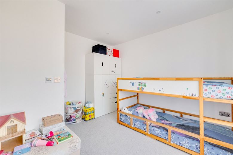 3 bedroom house, Harlow Gardens, Kingston upon Thames KT1 - Let Agreed