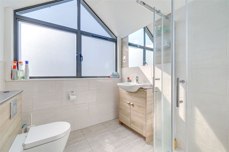 3 bedroom house, Harlow Gardens, Kingston upon Thames KT1 - Let Agreed