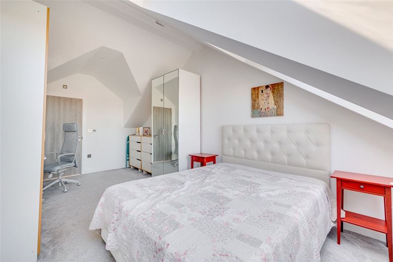 3 bedroom house, Harlow Gardens, Kingston upon Thames KT1 - Let Agreed