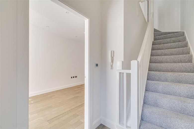 3 bedroom house, Harlow Gardens, Kingston upon Thames KT1 - Let Agreed