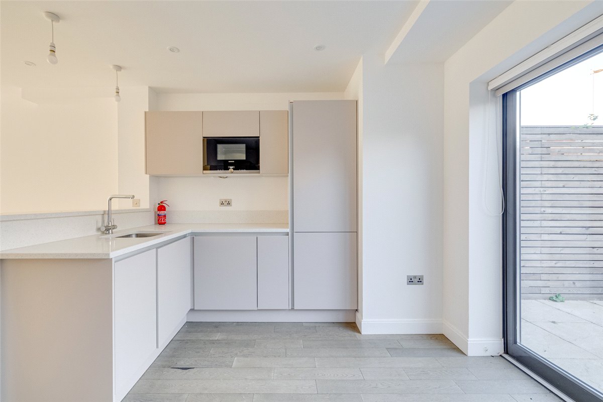 3 bedroom house, Harlow Gardens, Kingston upon Thames KT1 - Let Agreed