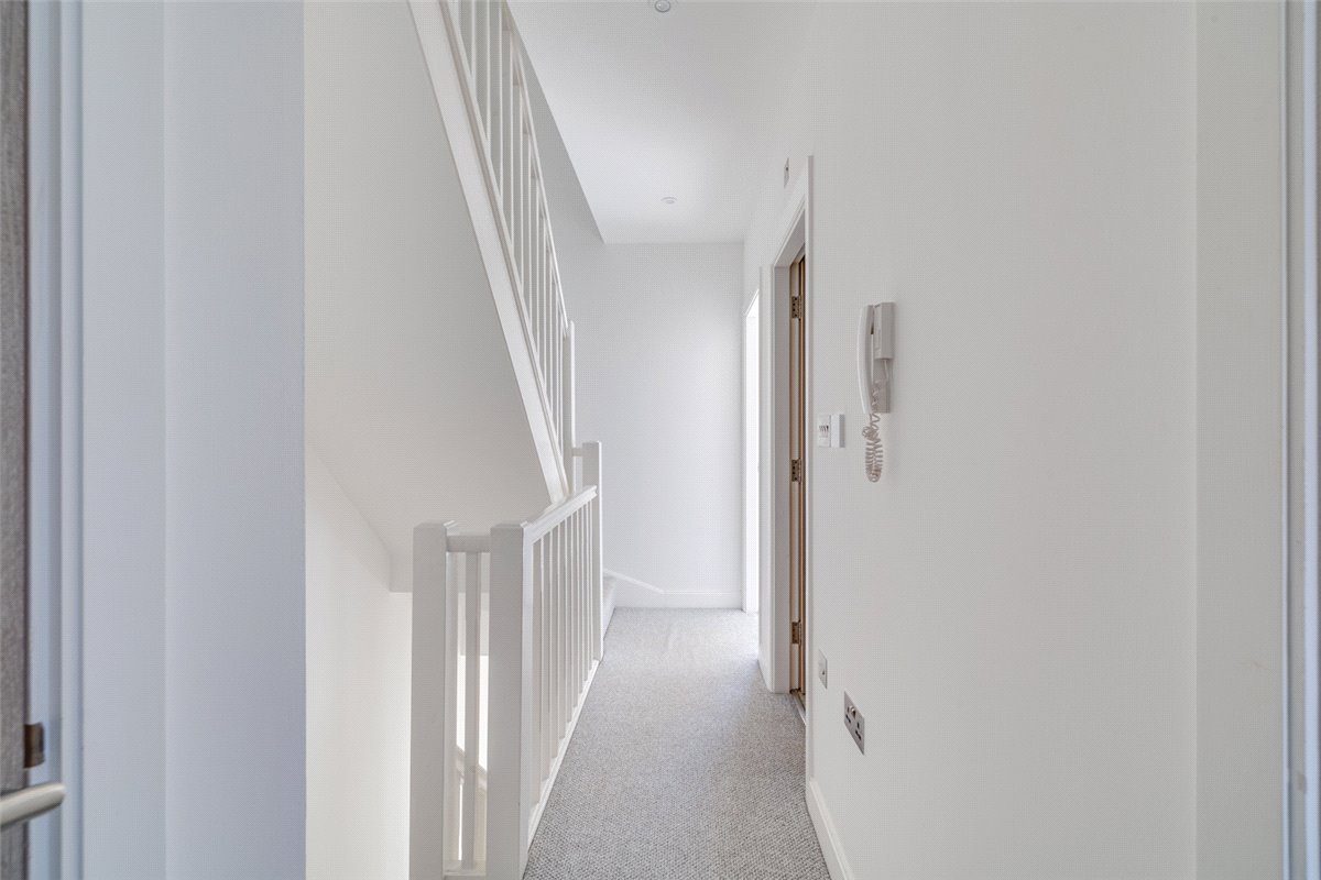 3 bedroom house, Harlow Gardens, Kingston upon Thames KT1 - Let Agreed