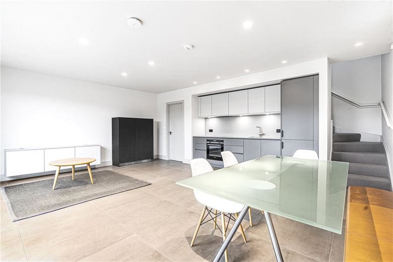 2 bedroom cottage, Brasenose Driftway, Oxford OX4 - Let Agreed