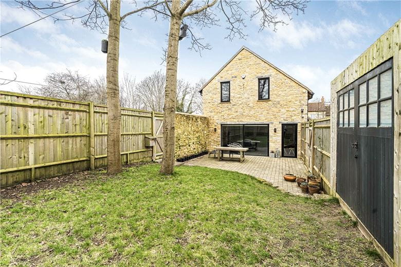 2 bedroom cottage, Brasenose Driftway, Oxford OX4 - Let Agreed