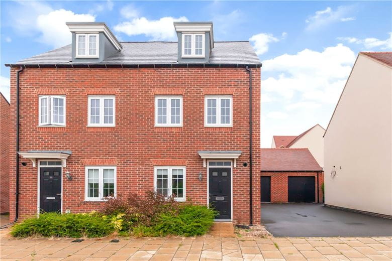 3 bedroom house, Wincanton Road, Bicester OX26 - Available