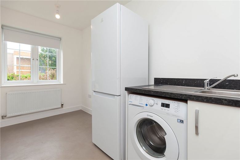 3 bedroom house, Wincanton Road, Bicester OX26 - Available