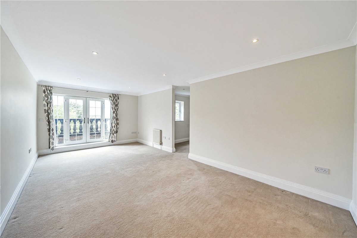 6 bedroom house, Towers Lane, Crofton WF4 - Available