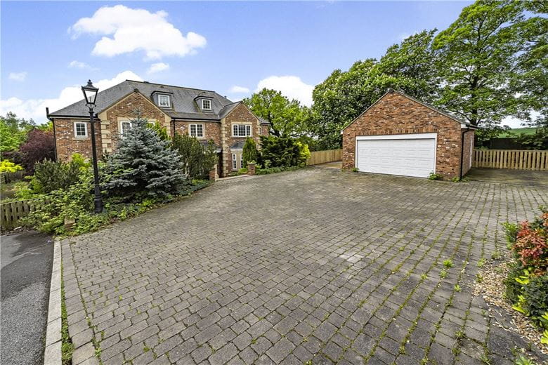 6 bedroom house, Towers Lane, Crofton WF4 - Available