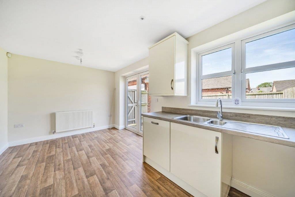 3 bedroom house, Thurgaton Way, Newton DE55 - Available