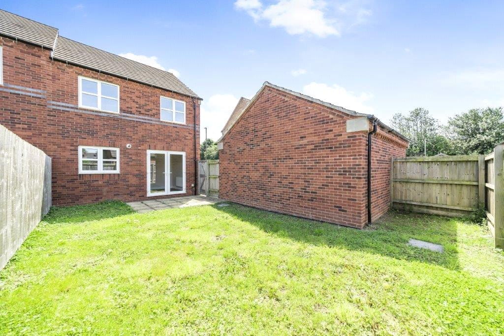 3 bedroom house, Thurgaton Way, Newton DE55 - Available