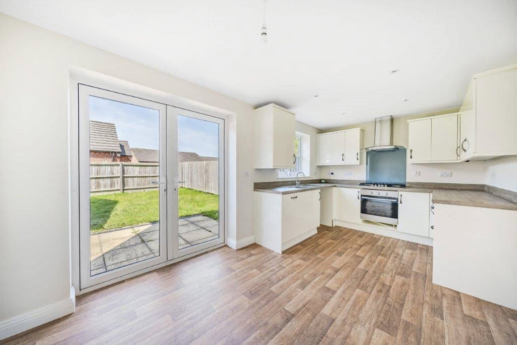 3 bedroom house, Thurgaton Way, Newton DE55 - Available