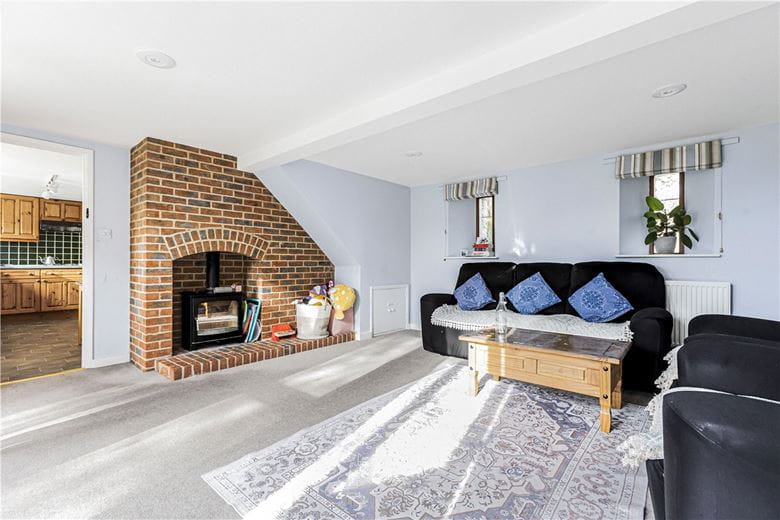 2 bedroom house, Mill Road, Marcham OX13 - Available