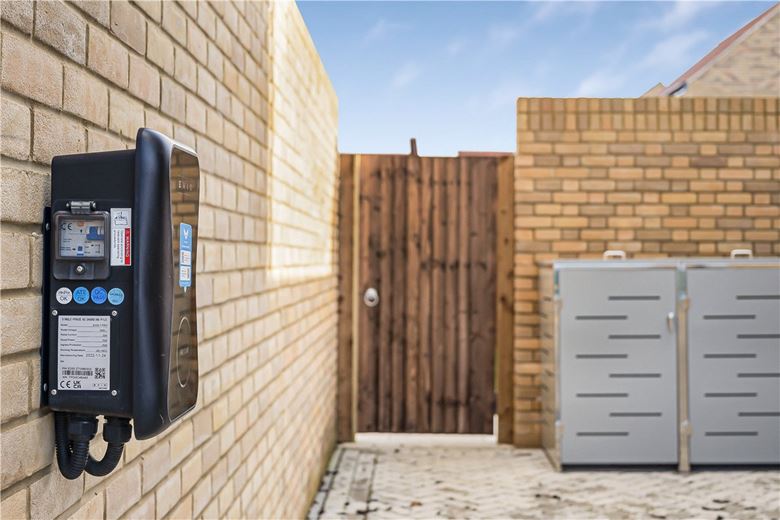 3 bedroom house, Minna Frances Close, Oxford OX2 - Let Agreed