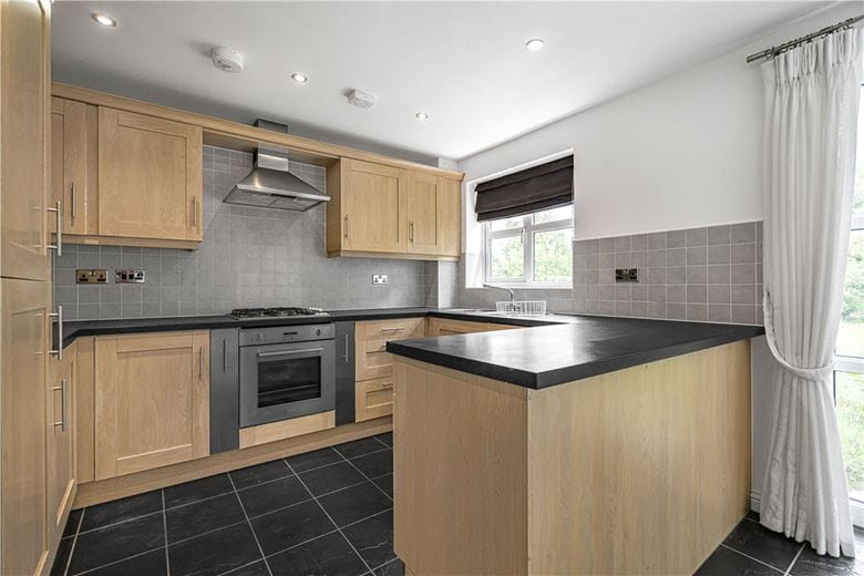 5 bedroom house, St. Clements Court, Weston CW2 - Available