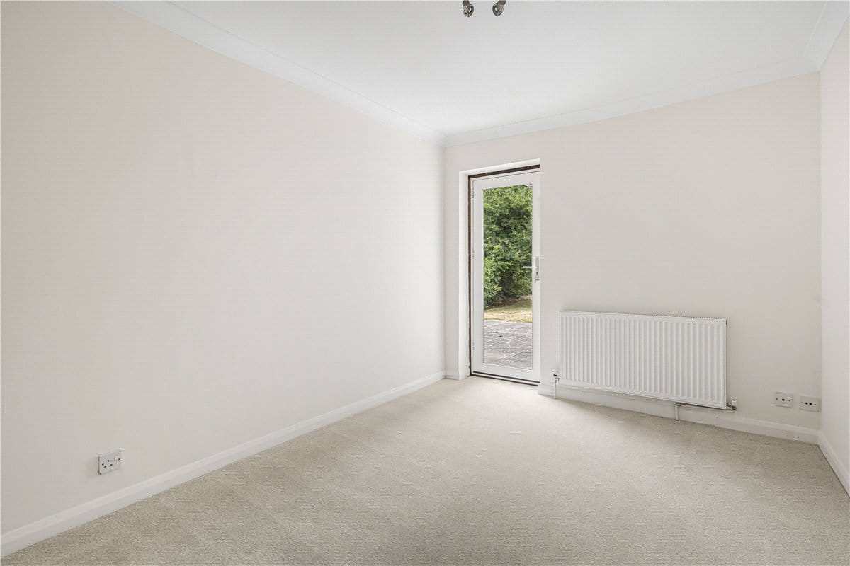 6 bedroom bungalow, Nash Lee Lane, Wendover HP22 - Available