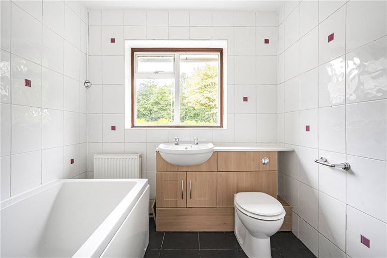 6 bedroom bungalow, Nash Lee Lane, Wendover HP22 - Available