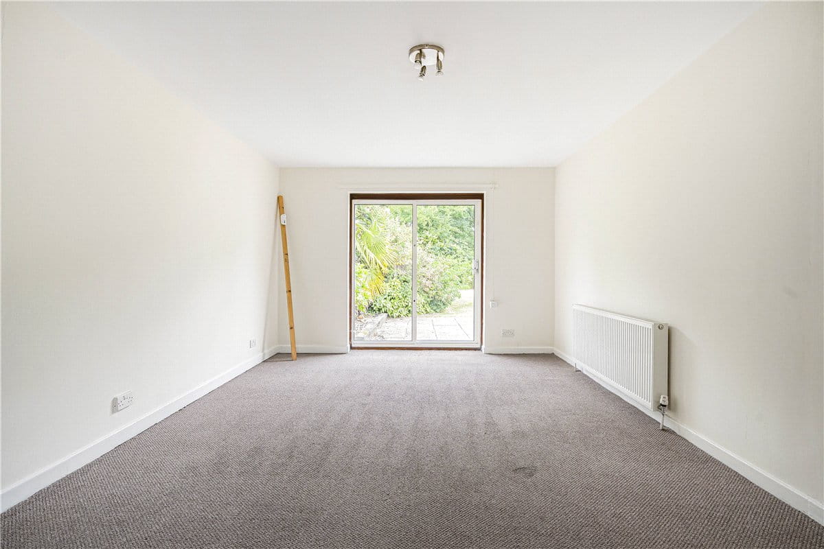 6 bedroom bungalow, Nash Lee Lane, Wendover HP22 - Available