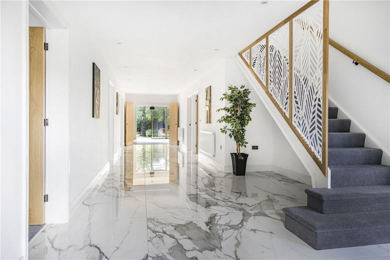 4 bedroom house, New Road, Dinton HP17 - Available