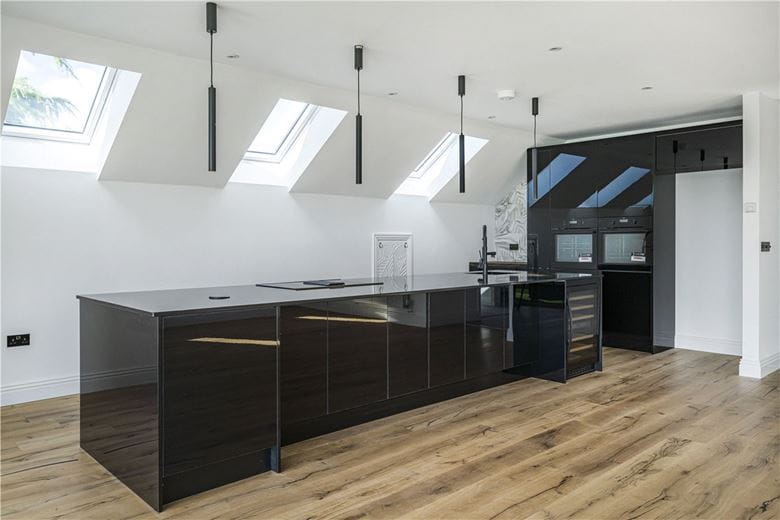 4 bedroom house, New Road, Dinton HP17 - Available