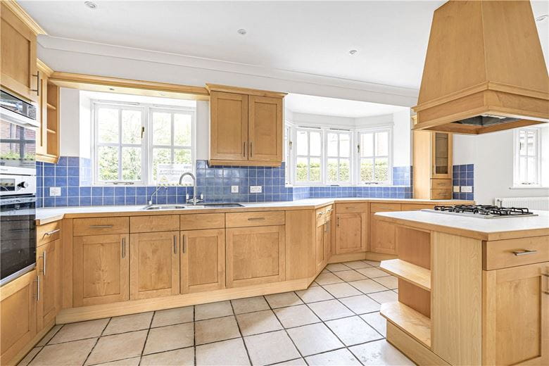 5 bedroom house, Whitethorn Close, Stoke Mandeville HP22 - Let Agreed