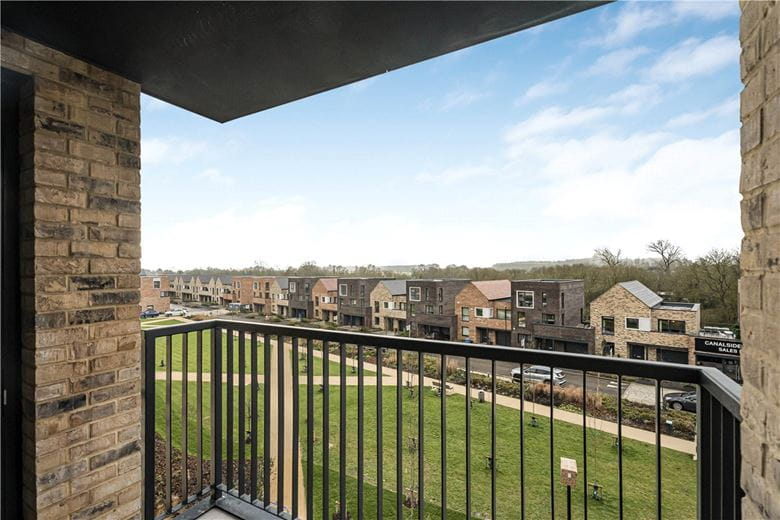 1 bedroom flat, 8 Shillingford House, Munda Way OX2 - Available