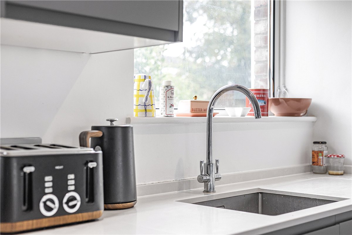 2 bedroom flat, Harefields, Oxford OX2 - Let Agreed