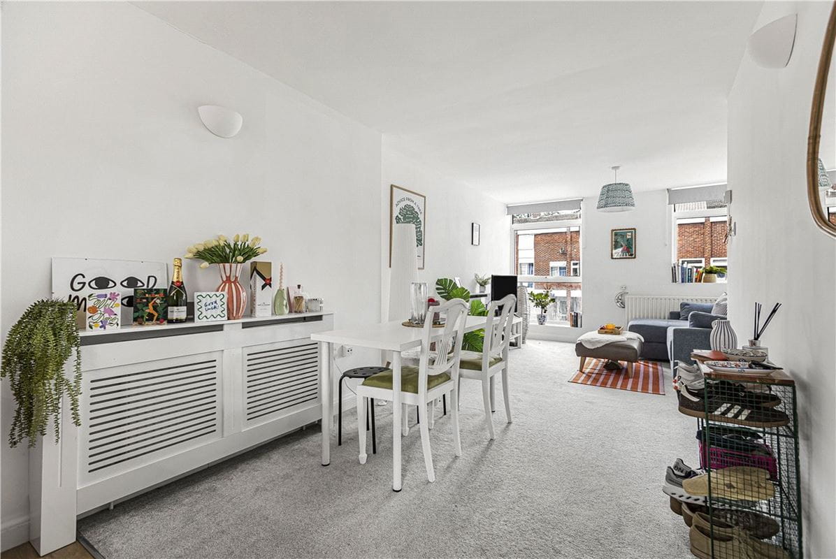 2 bedroom flat, Harefields, Oxford OX2 - Let Agreed