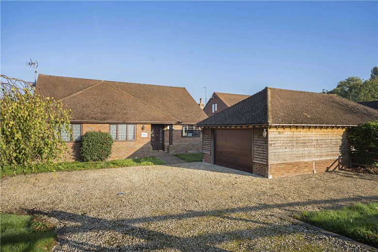 4 bedroom bungalow, Nash Lee Lane, Wendover HP22 - Available